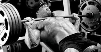 Как включить в работу грудные мышцы, при выполнении упражнений на грудь?