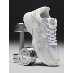 Кроссовки женские